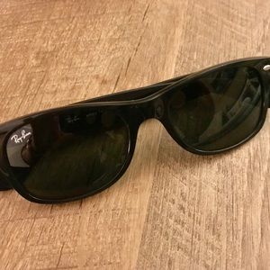 RAY BAN NEW WAYFARER - never worn